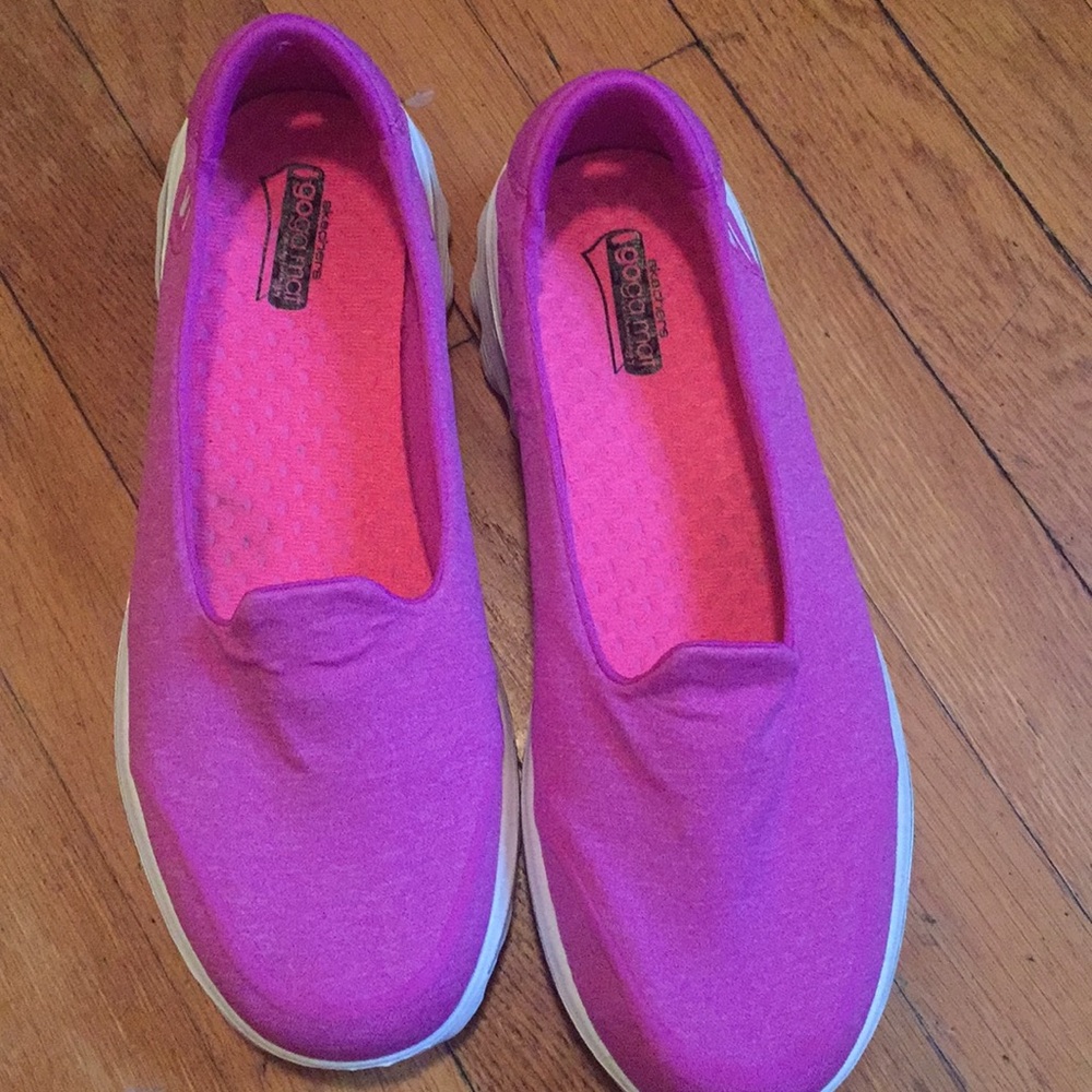 Sketchers Gogamat Sneakers Size 11